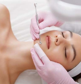 Lấy mụn chuẩn y khoa